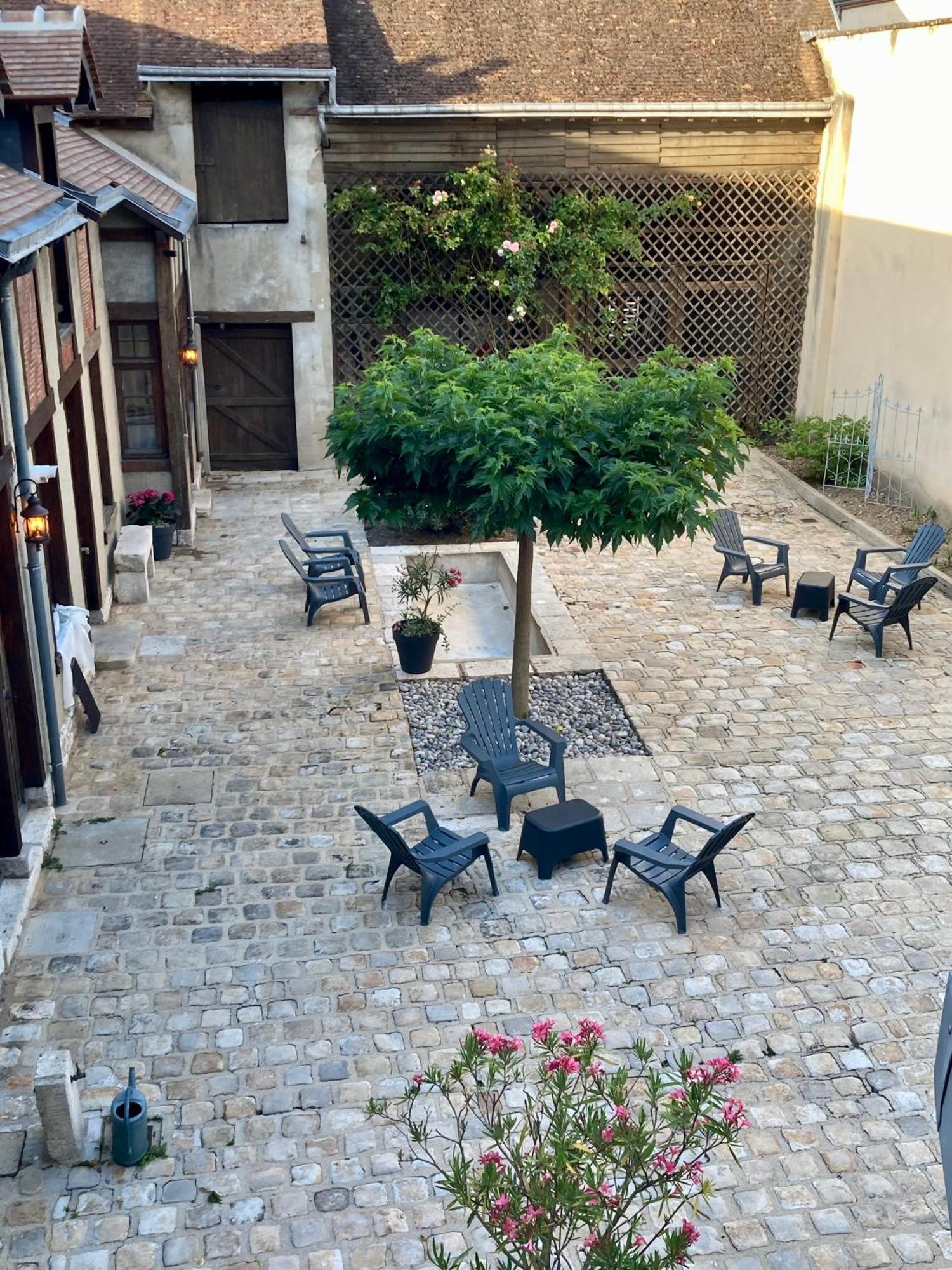 La Maison Virginie 1 A 2 Pers Charmant Hyper Centre- Cour- Parking- Linge- Fibre- Proximite Lac Canal Piscine Montargis Exterior foto